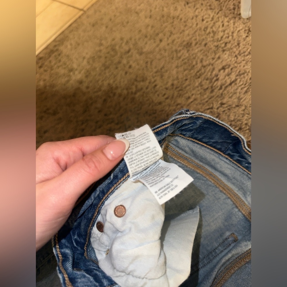 AE Ripped '90s Boyfriend Jean - Picture 9 of 15
